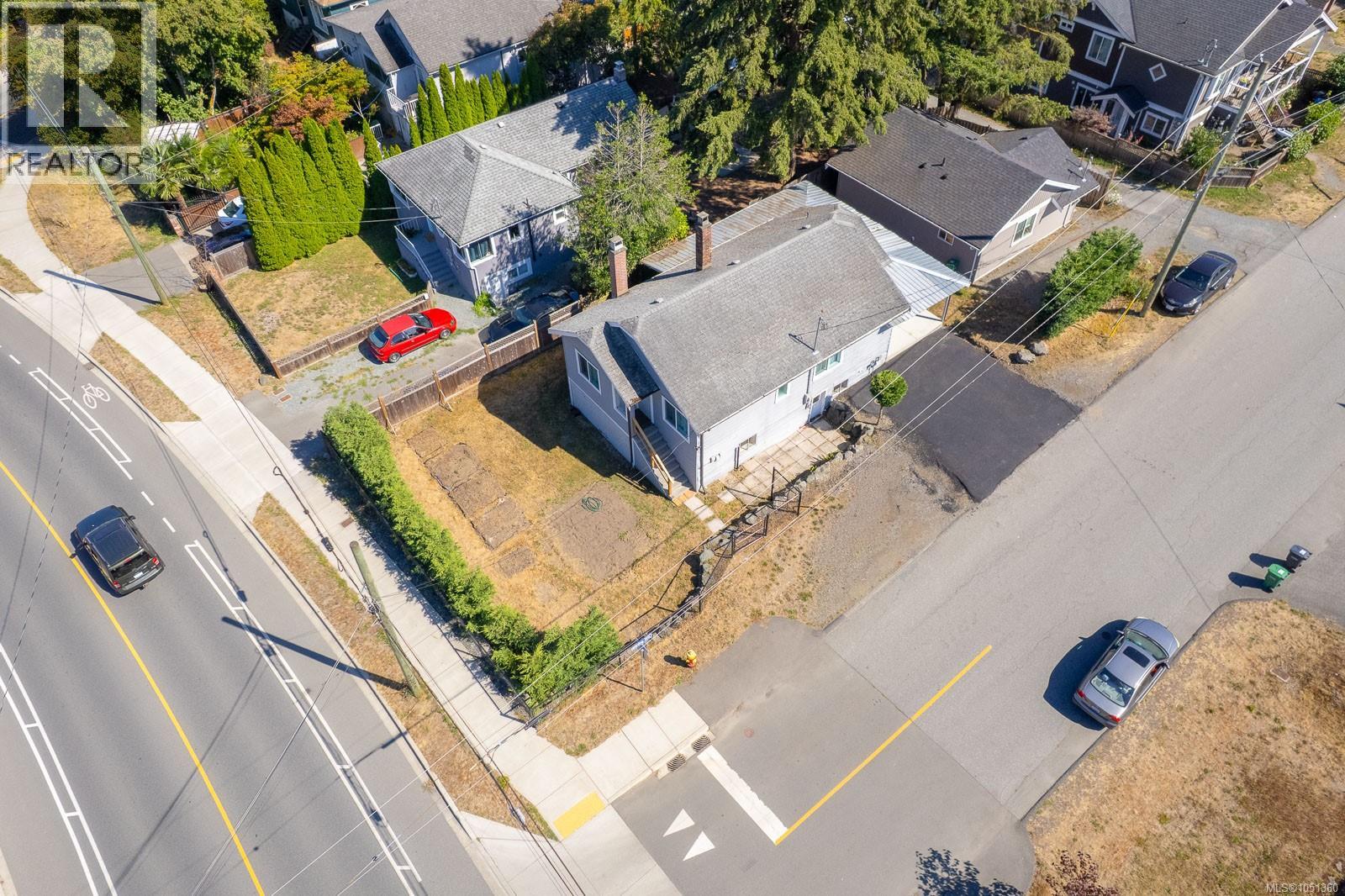 15 Fourth St Property Photo 1