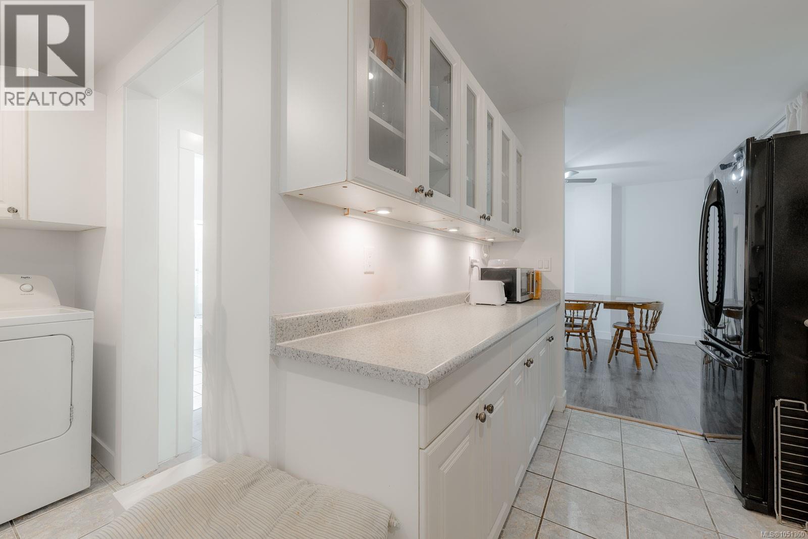 15 Fourth St Property Photo 9