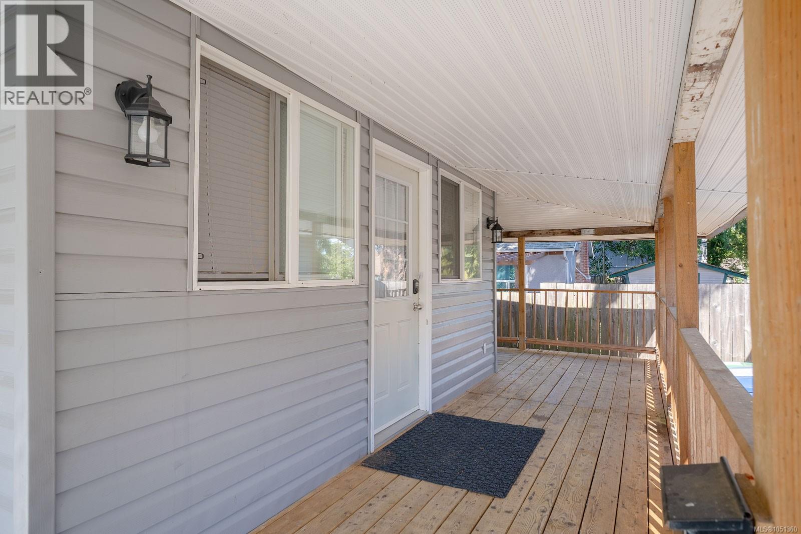 15 Fourth St Property Photo 37