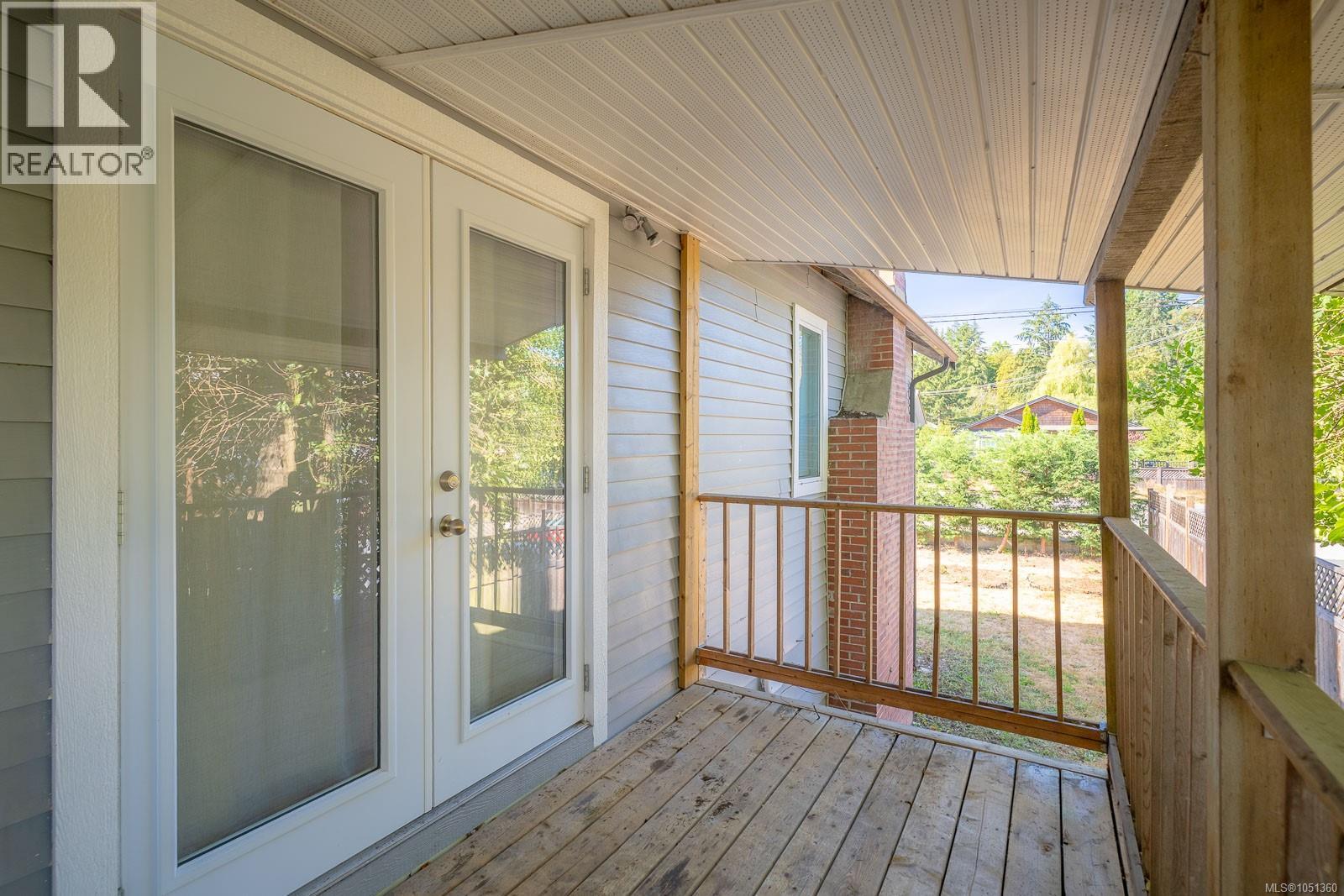 15 Fourth St Property Photo 39