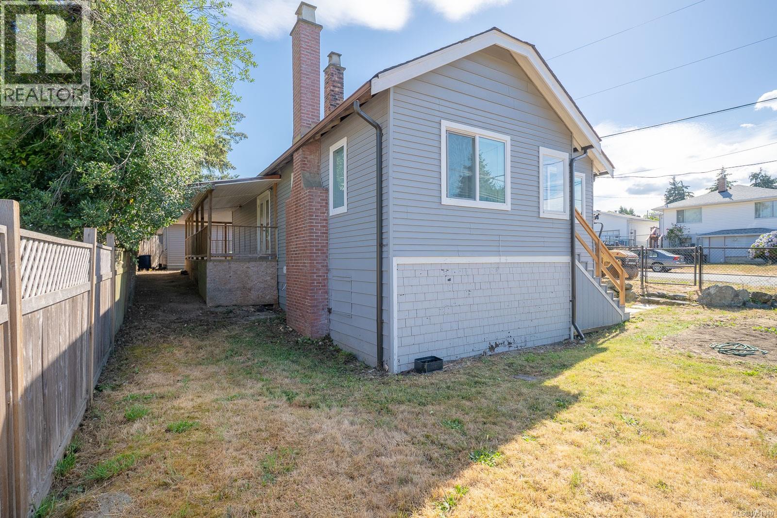 15 Fourth St Property Photo 45