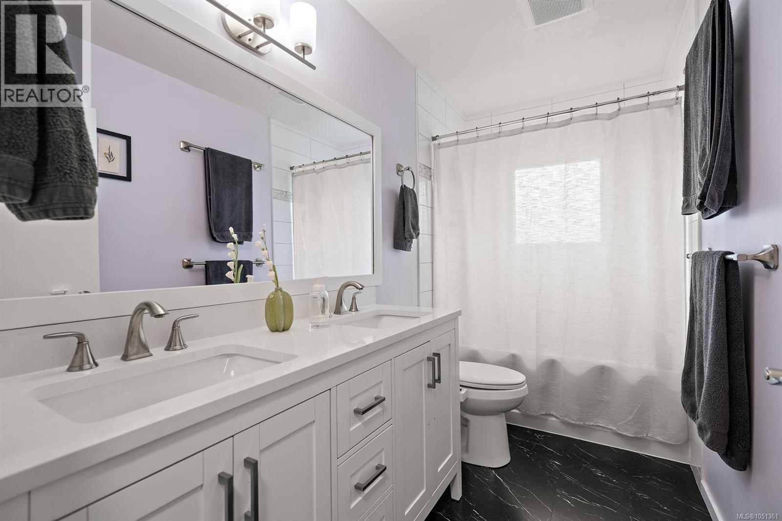 3988 Larchwood Dr Property Photo 14
