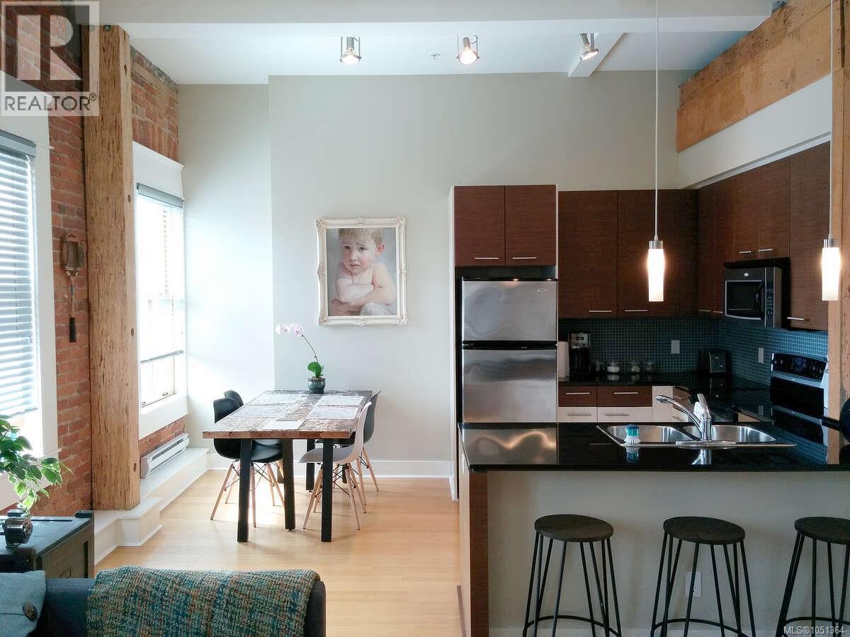 304 610 Johnson St Property Photo 2
