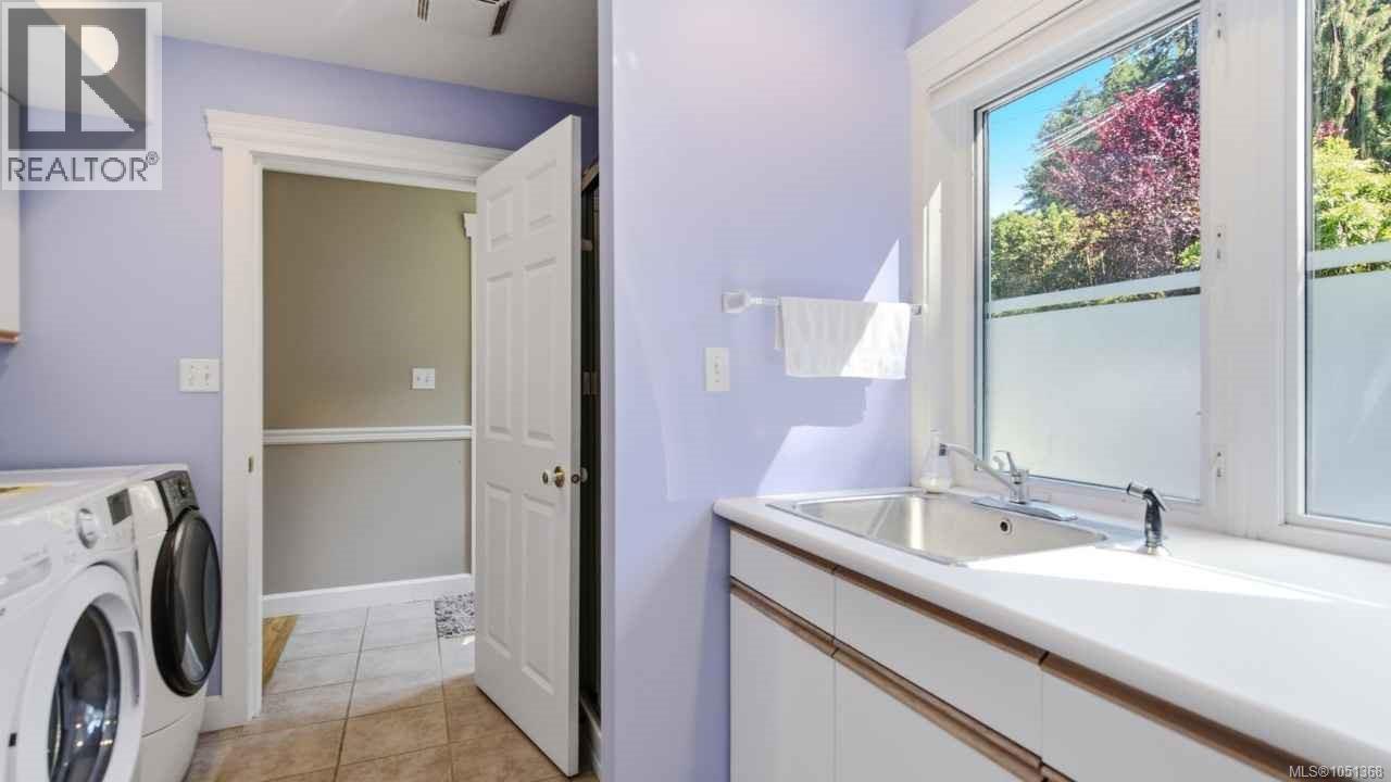 302 Roland Rd Property Photo 16