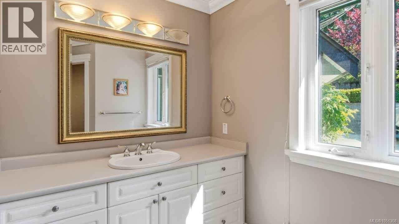 302 Roland Rd Property Photo 24