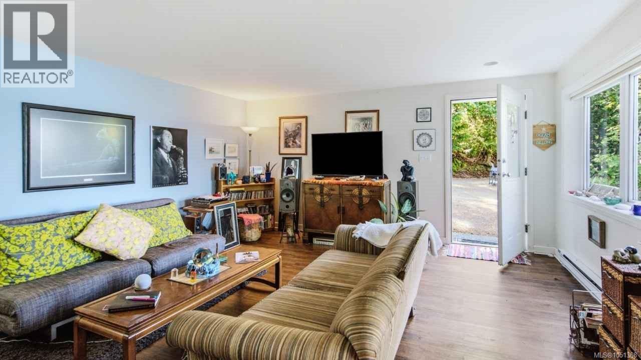 302 Roland Rd Property Photo 36