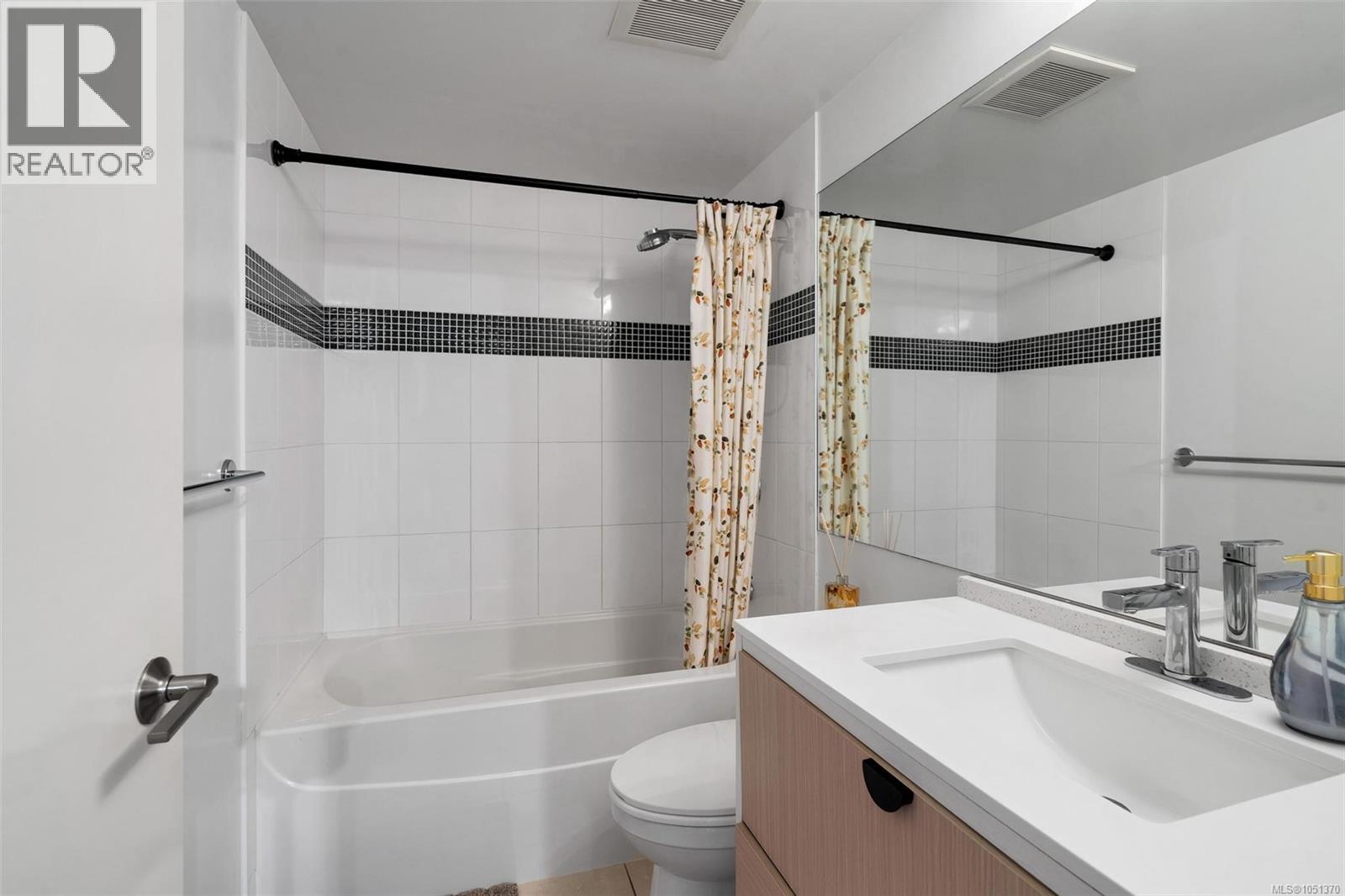 1001 751 Fairfield Rd Property Photo 18