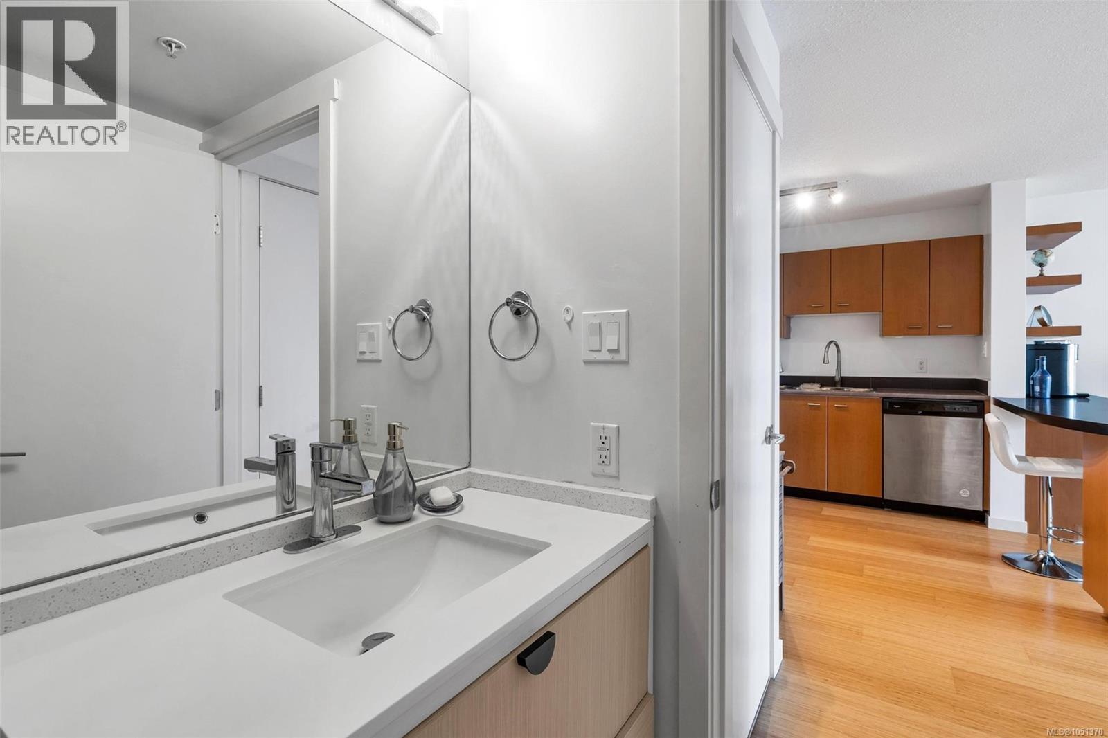 1001 751 Fairfield Rd Property Photo 19