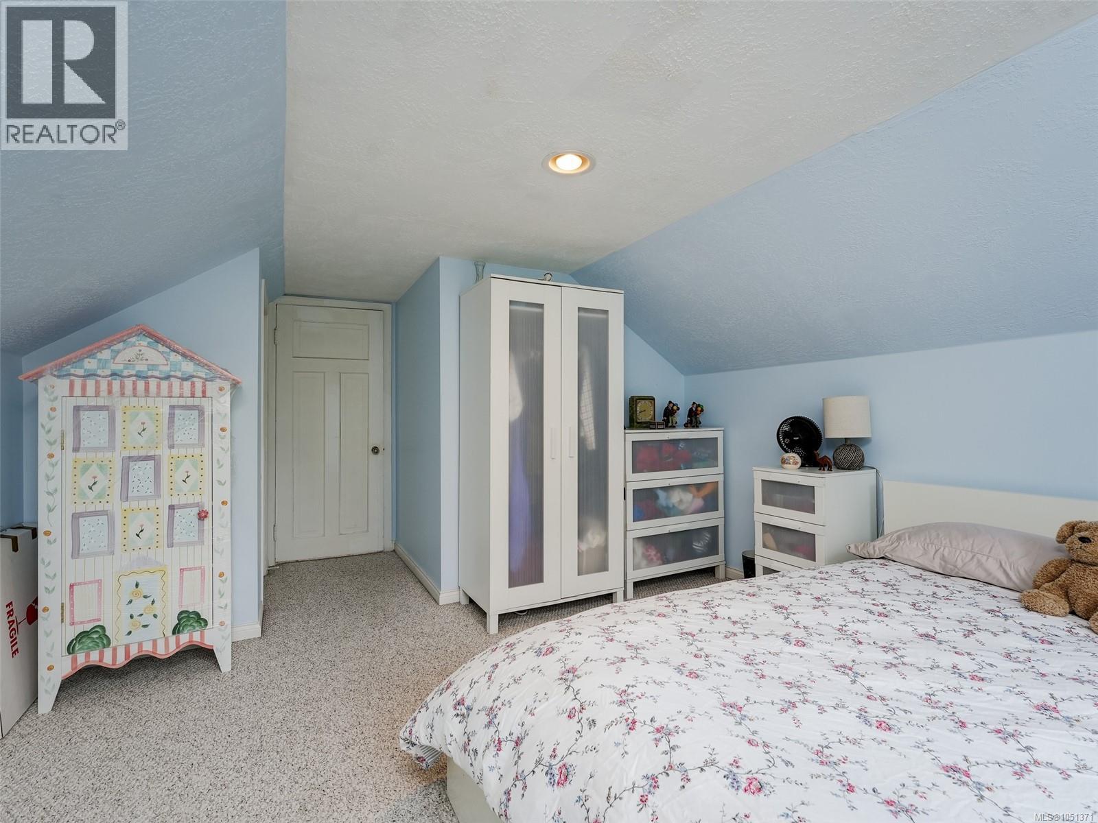 1240 Victoria Ave Property Photo 15