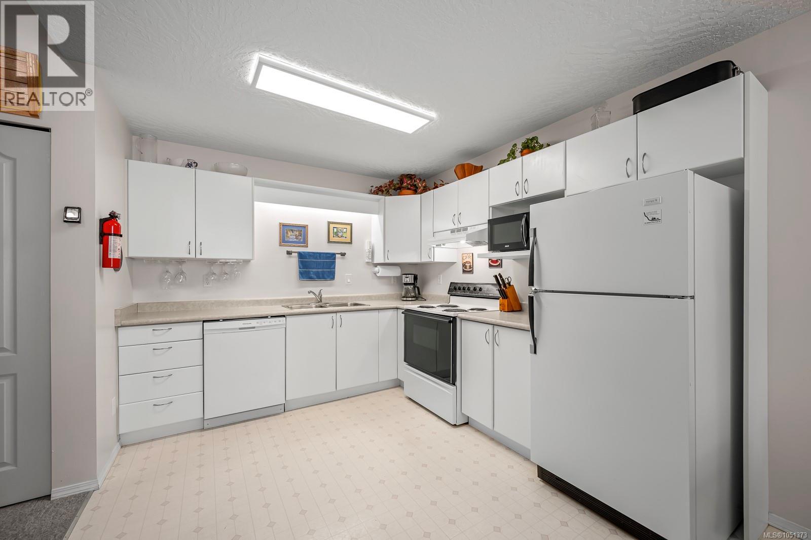 C 828 Washington Way Property Photo 8