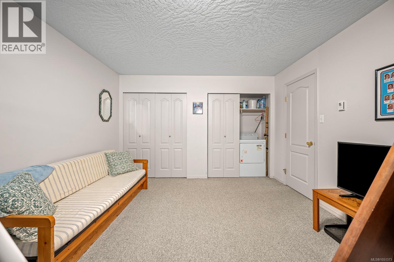 C 828 Washington Way Property Photo 15