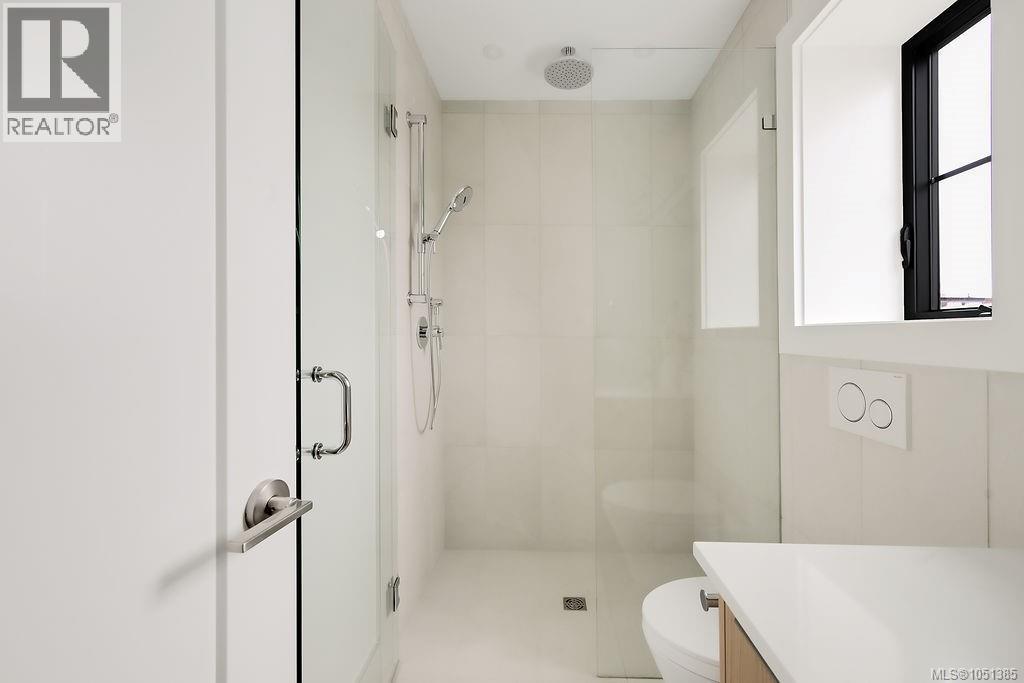 3 2268 Bowker Ave Property Photo 42