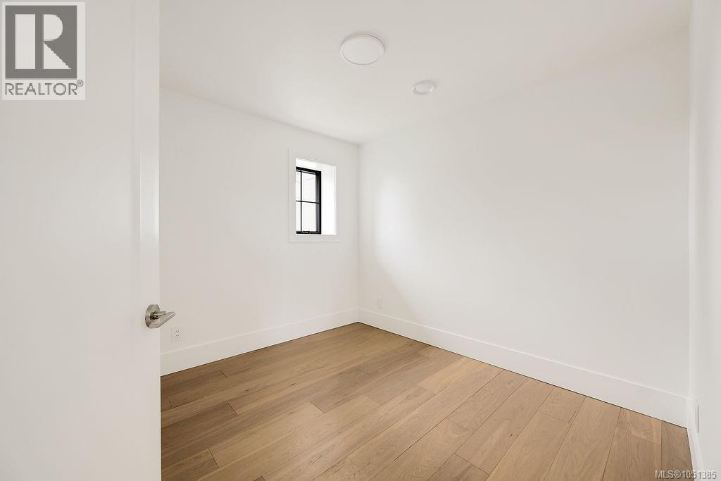 3 2268 Bowker Ave Property Photo 52