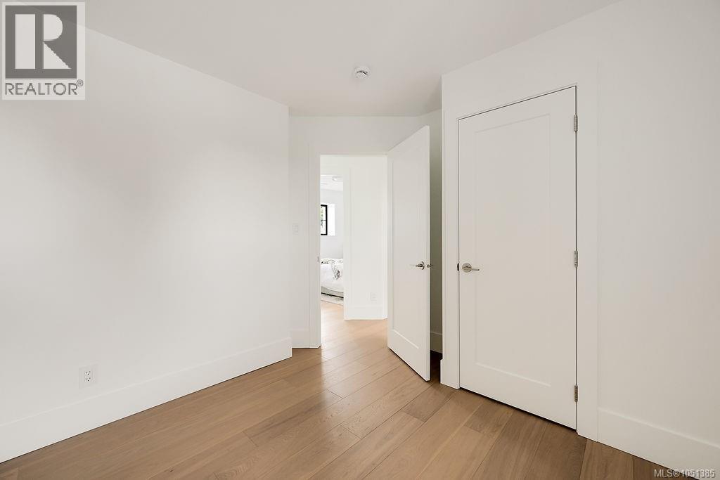 3 2268 Bowker Ave Property Photo 53