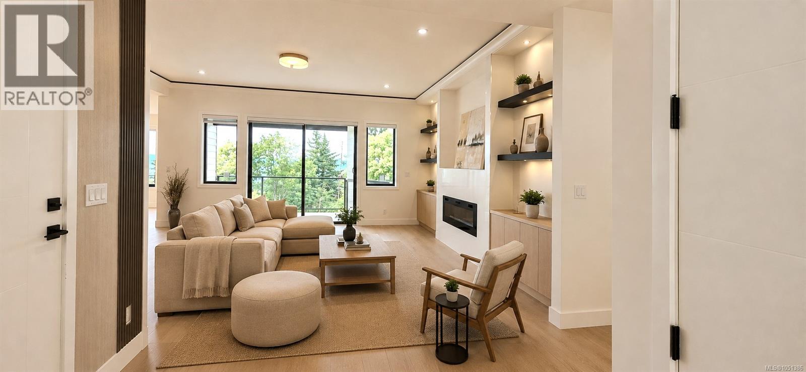 100 Royal Pacific Way Property Photo 19