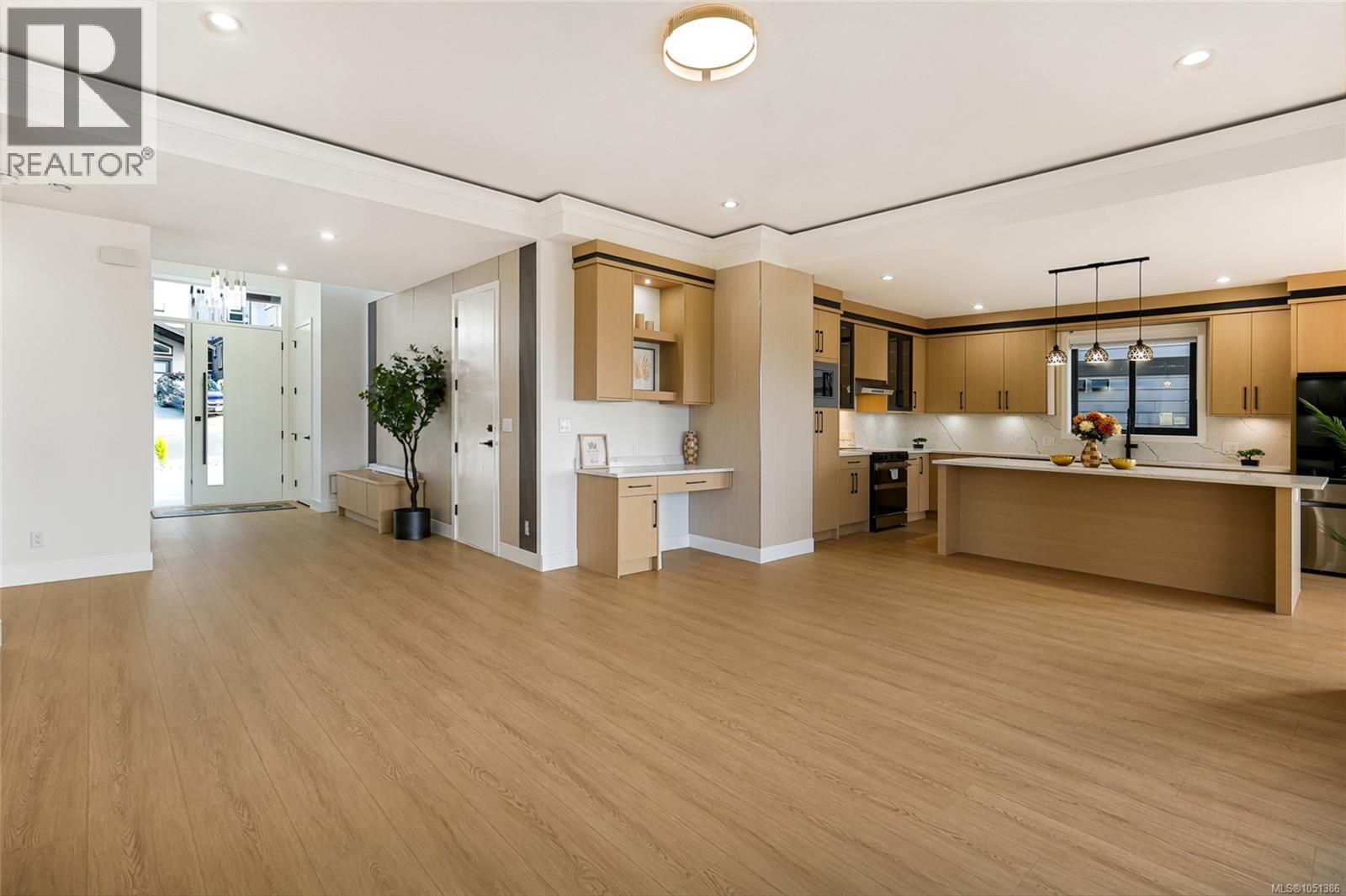 100 Royal Pacific Way Property Photo 35