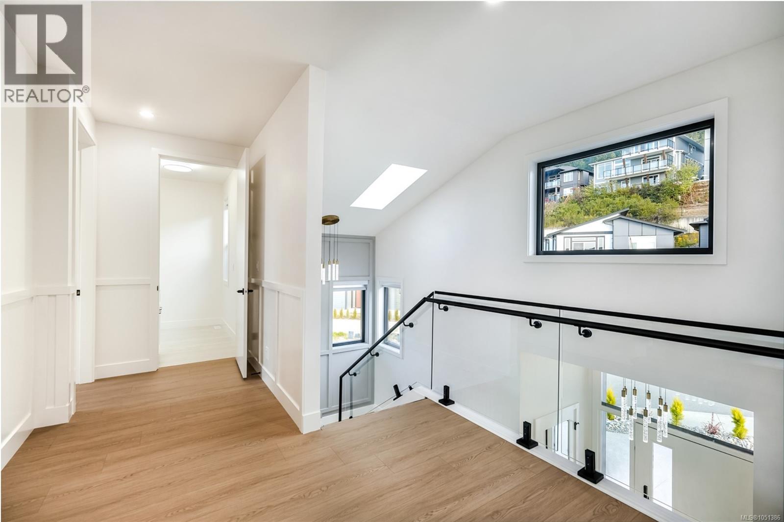 100 Royal Pacific Way Property Photo 38