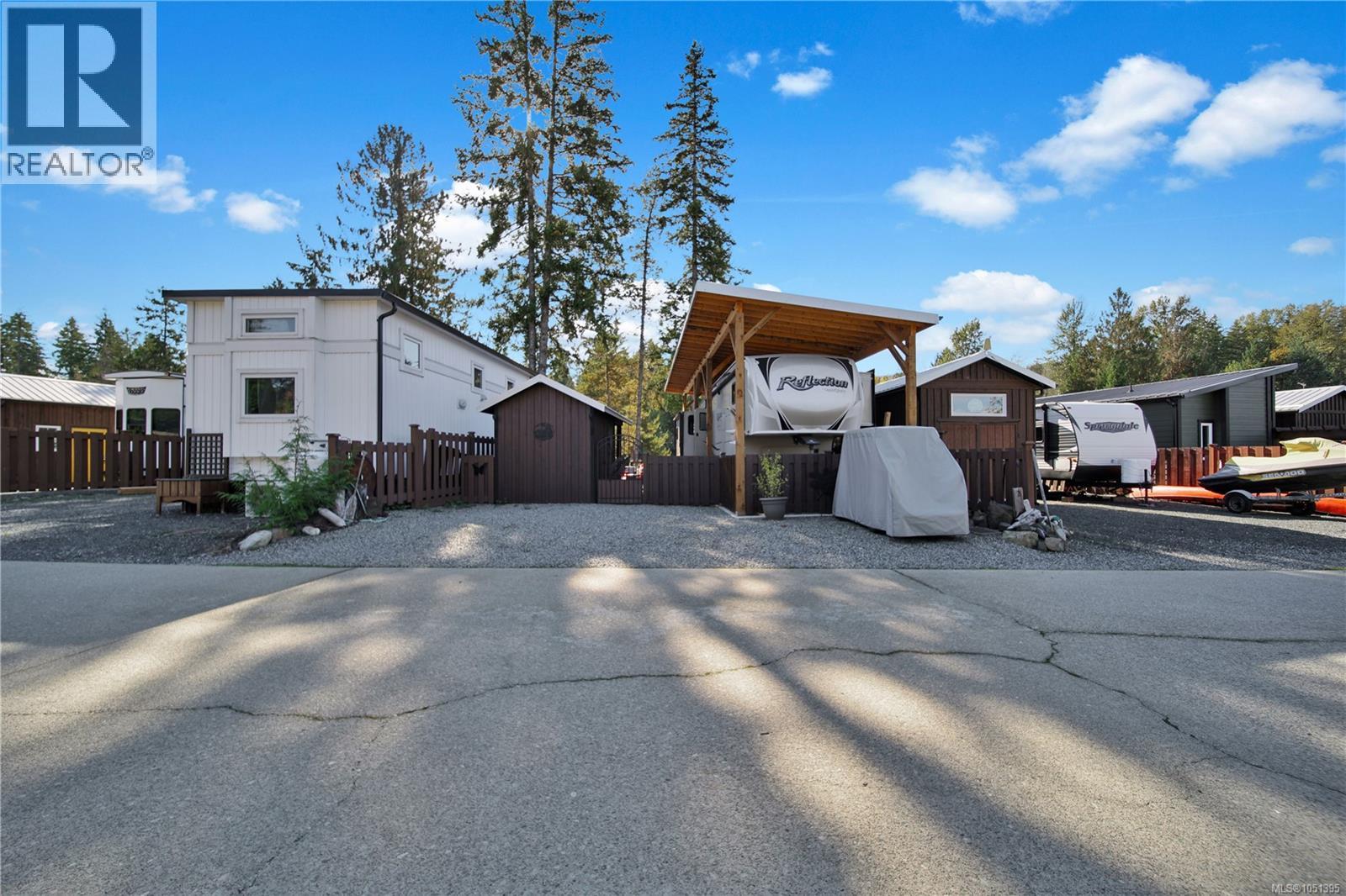 25 10750 Central Lake Rd Property Photo 1