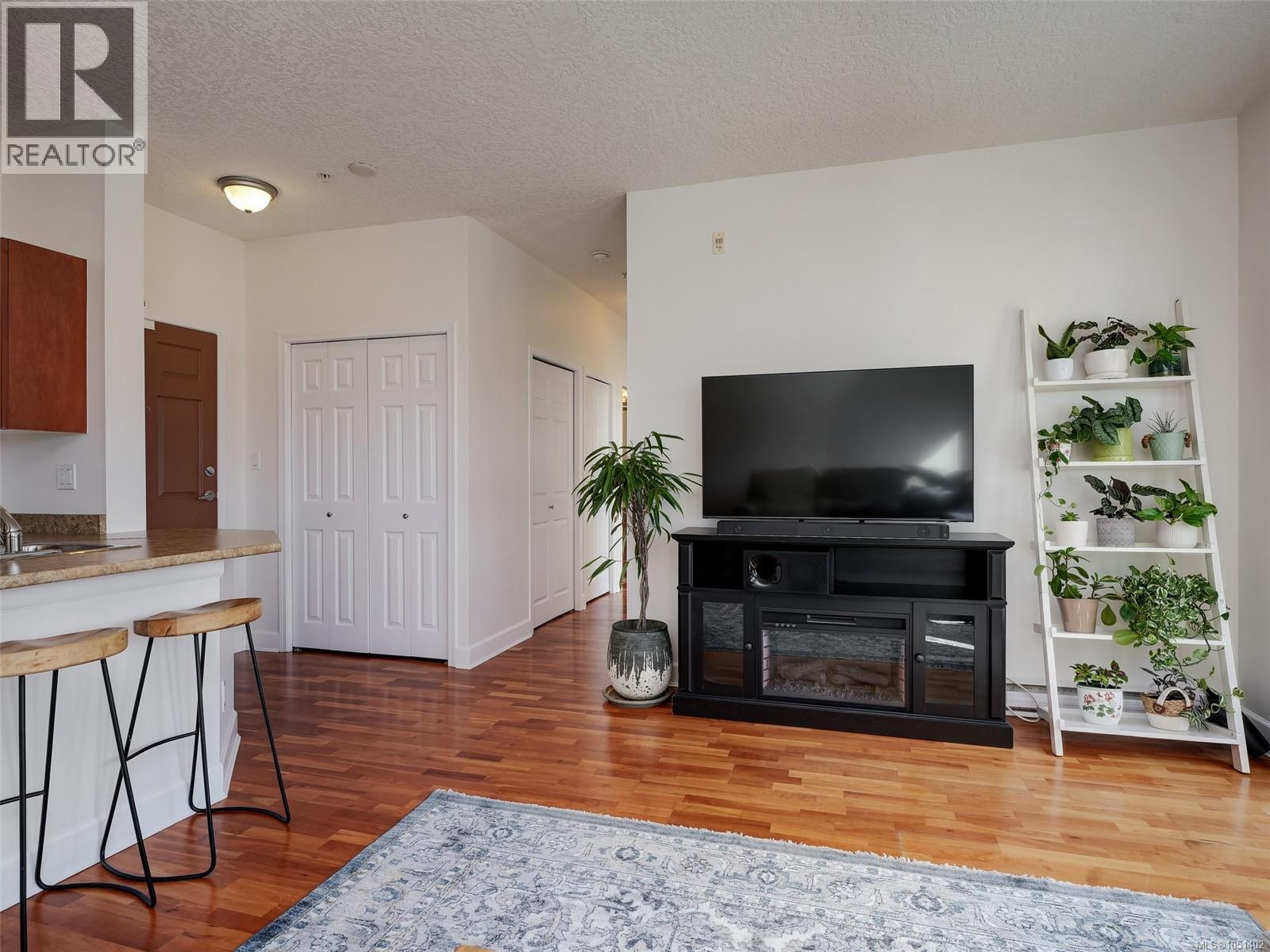 407 1156 Colville Rd Property Photo 7