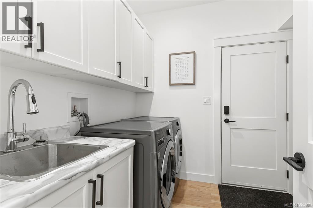 782 Salal St Property Photo 24