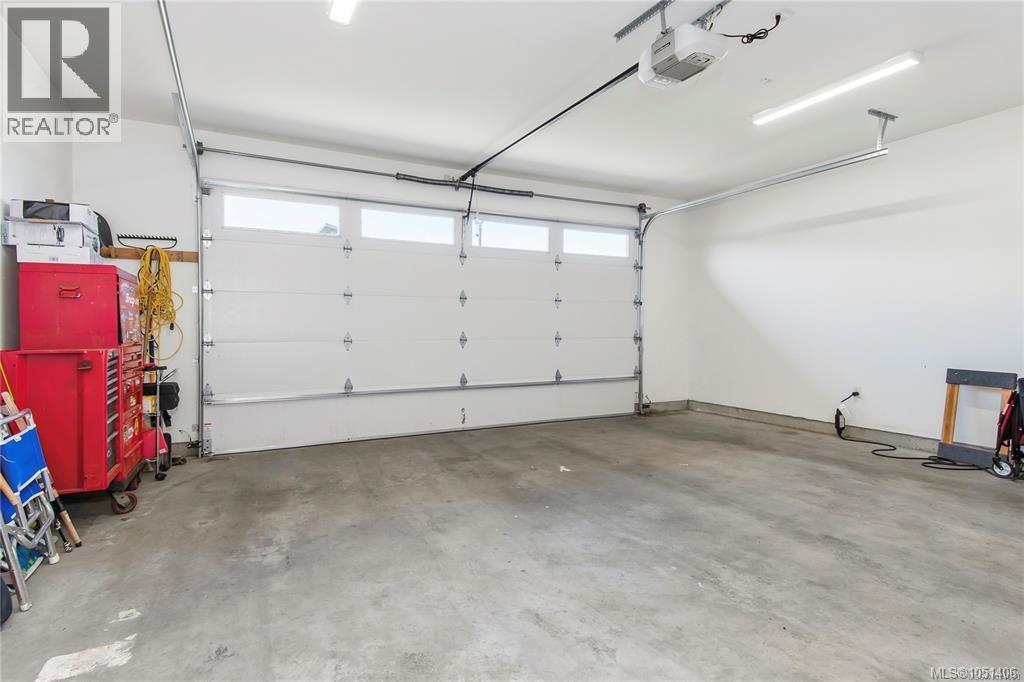 782 Salal St Property Photo 28