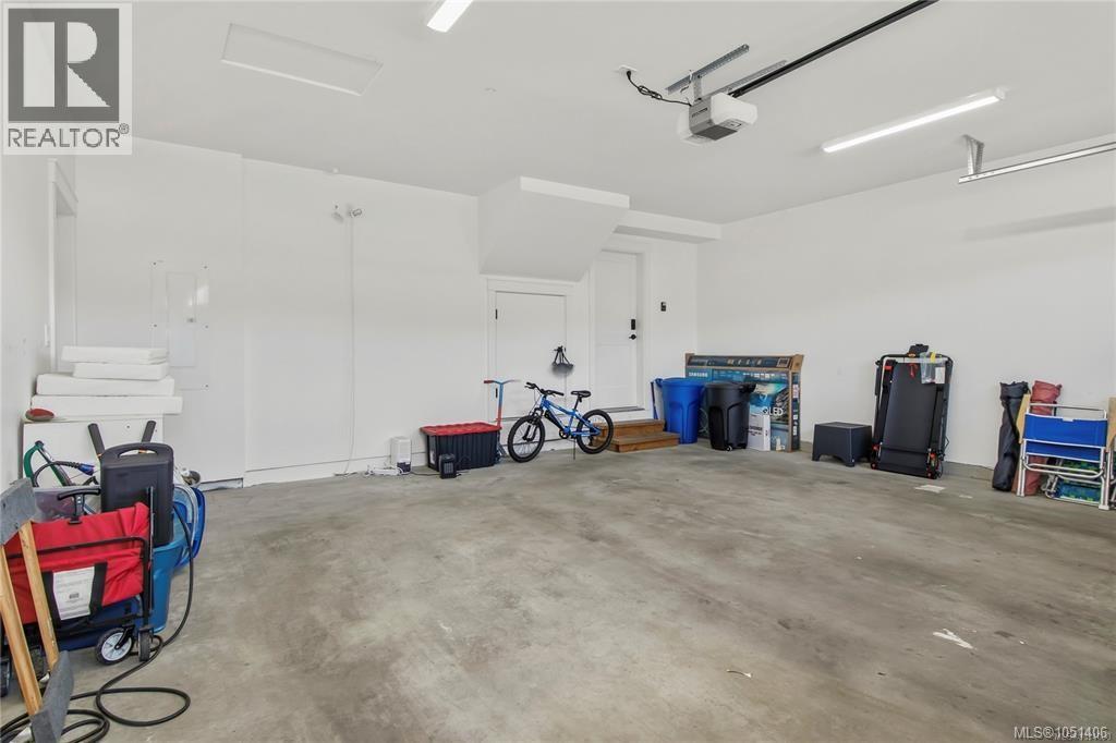 782 Salal St Property Photo 29