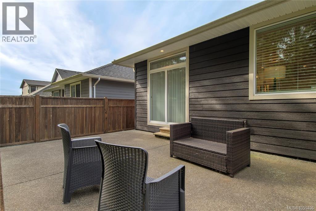 782 Salal St Property Photo 30