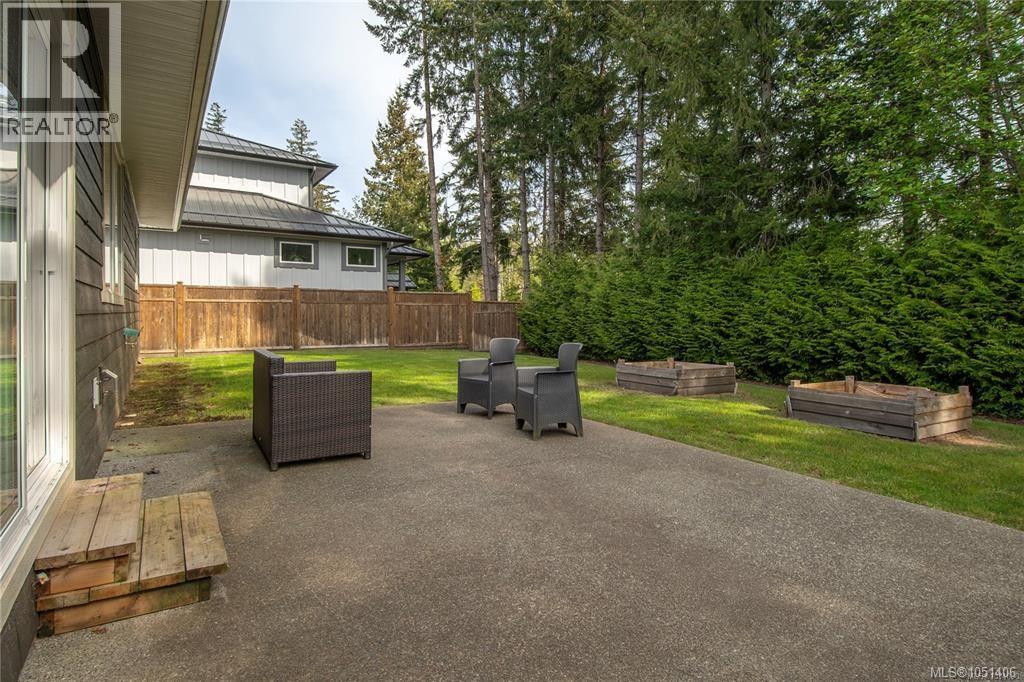 782 Salal St Property Photo 32