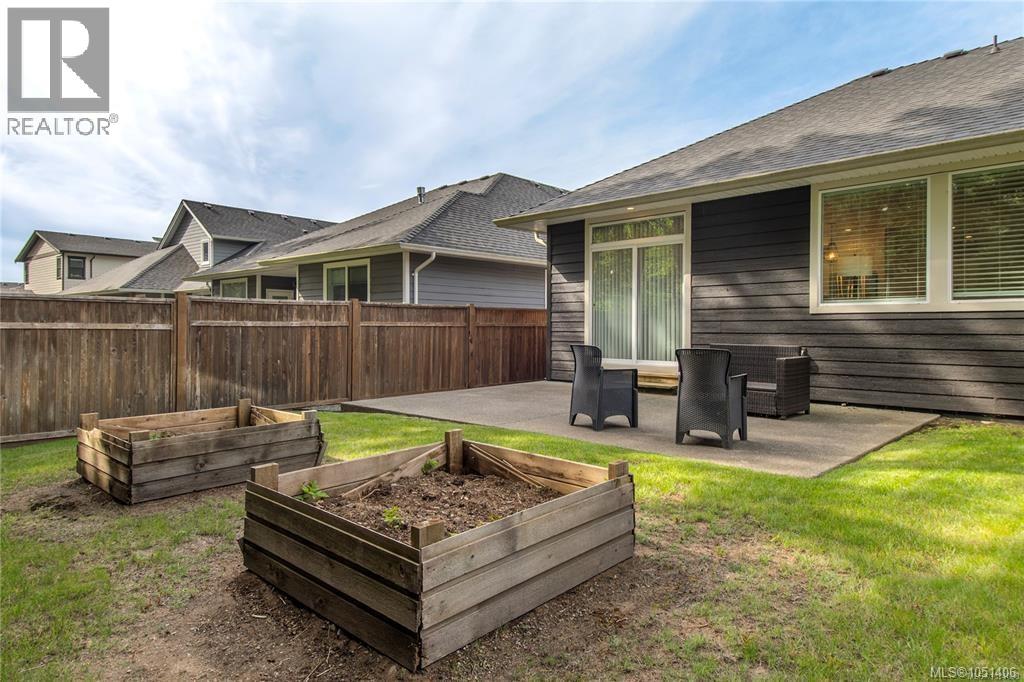 782 Salal St Property Photo 34