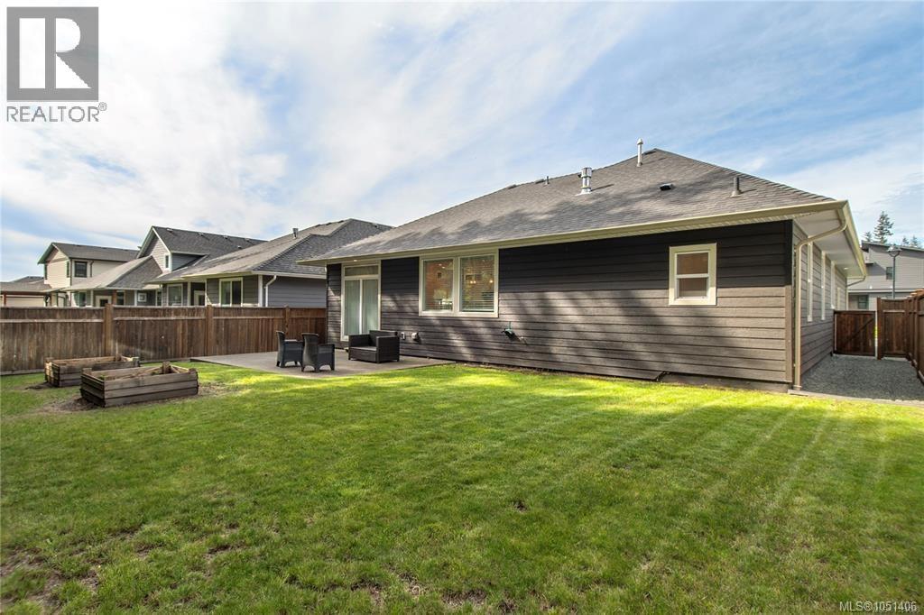 782 Salal St Property Photo 35