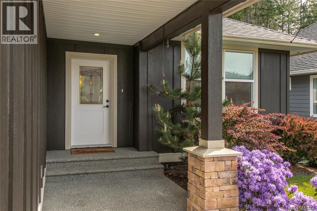 782 Salal St Property Photo 36