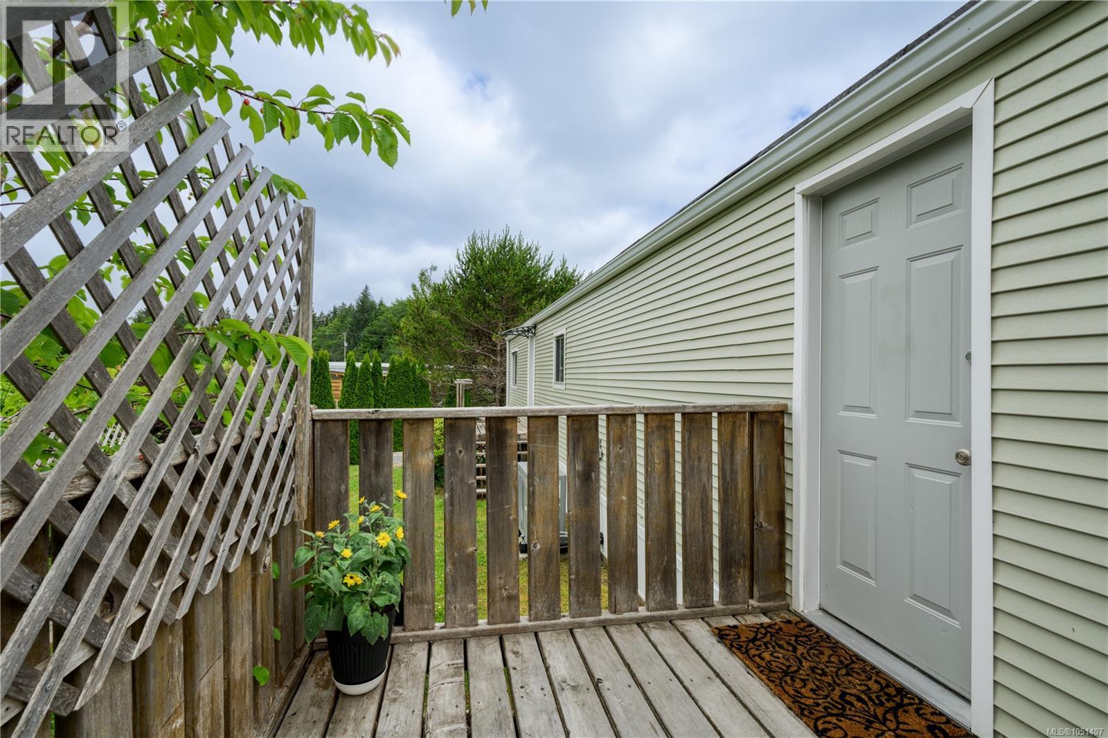 56 5250 Beaver Harbour Rd Property Photo 3