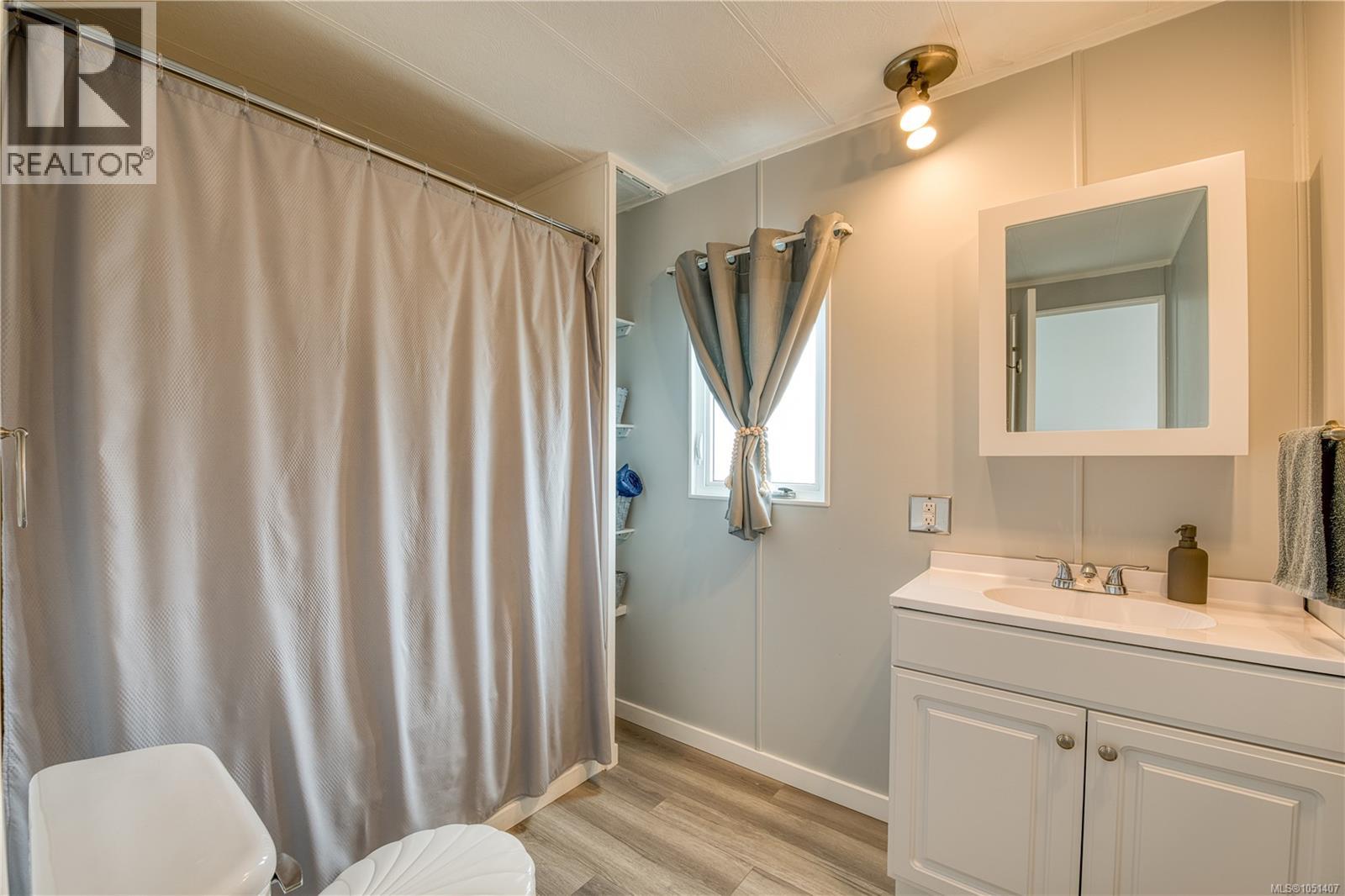 56 5250 Beaver Harbour Rd Property Photo 12
