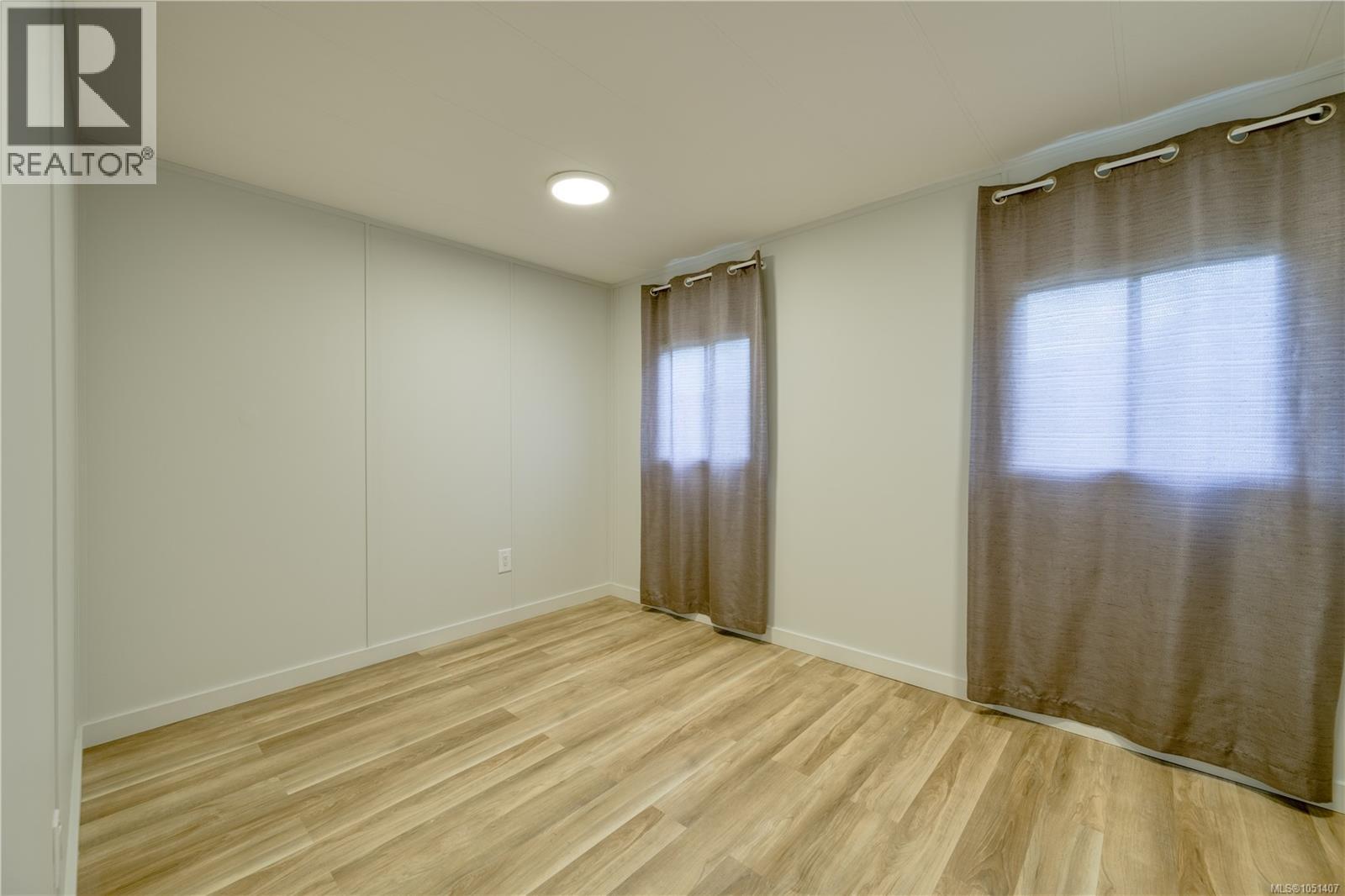 56 5250 Beaver Harbour Rd Property Photo 14