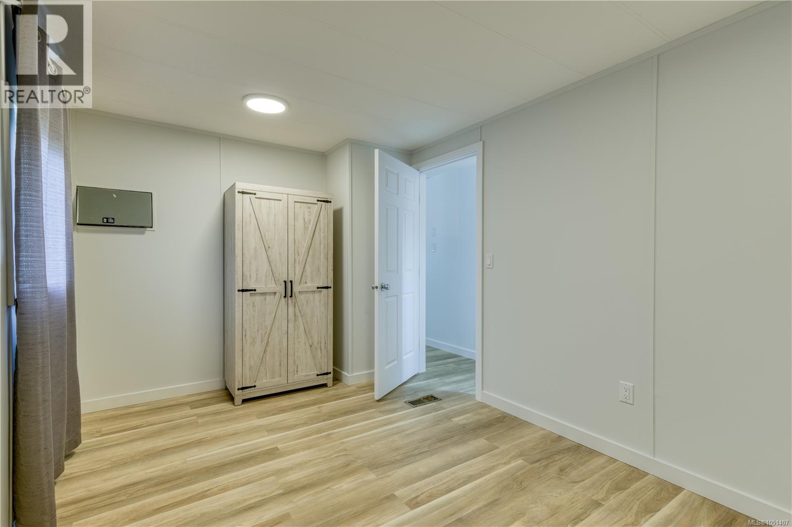 56 5250 Beaver Harbour Rd Property Photo 15