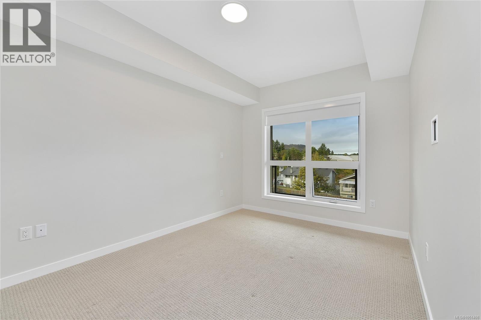408 4030 Shelbourne St Property Photo 5