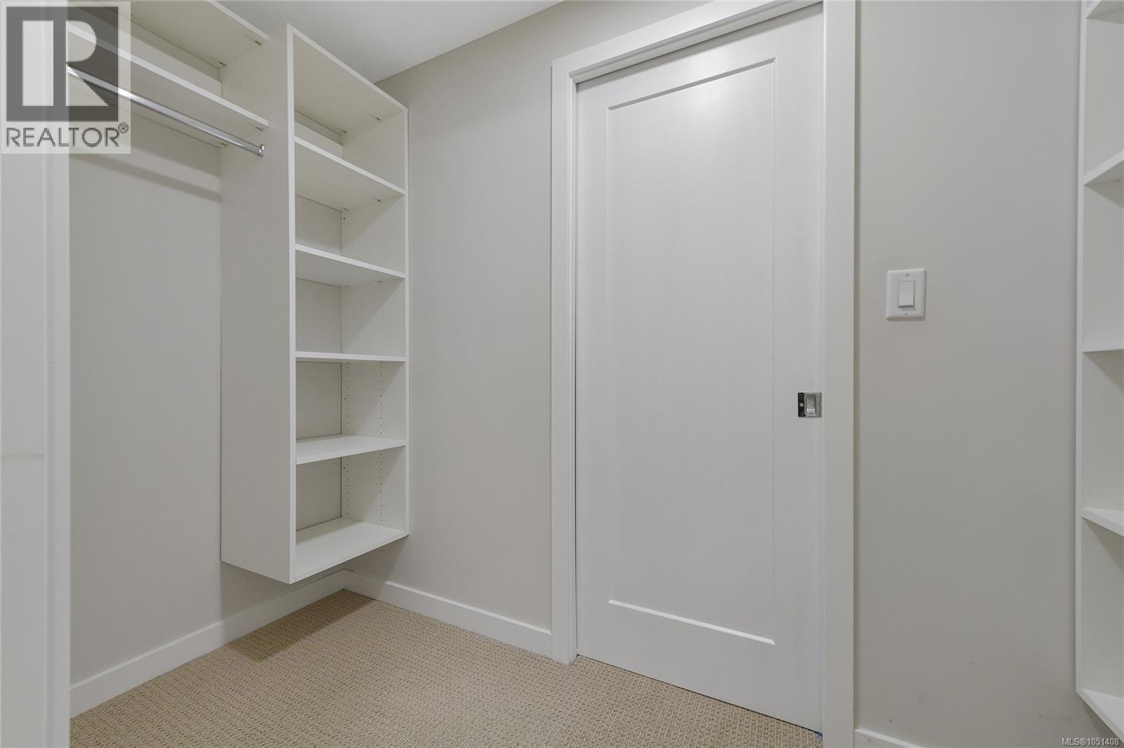 408 4030 Shelbourne St Property Photo 17