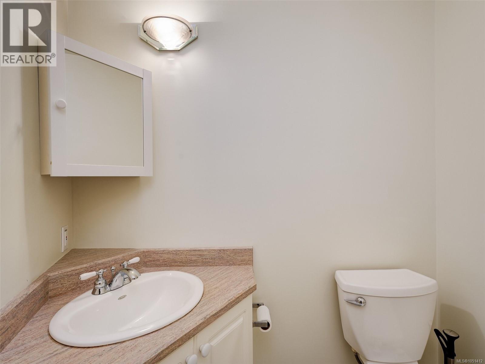 560 Wilderness Pl Property Photo 33