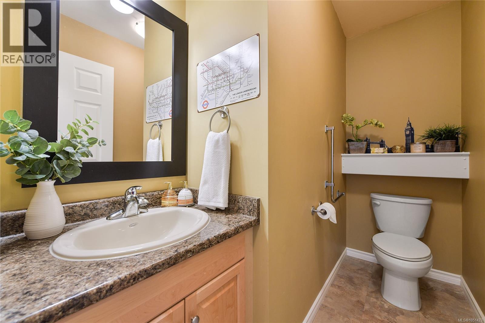 2310 Fernwood Rd Property Photo 5
