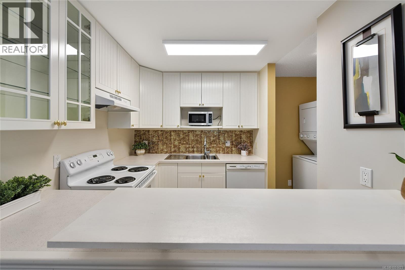 2310 Fernwood Rd Property Photo 15