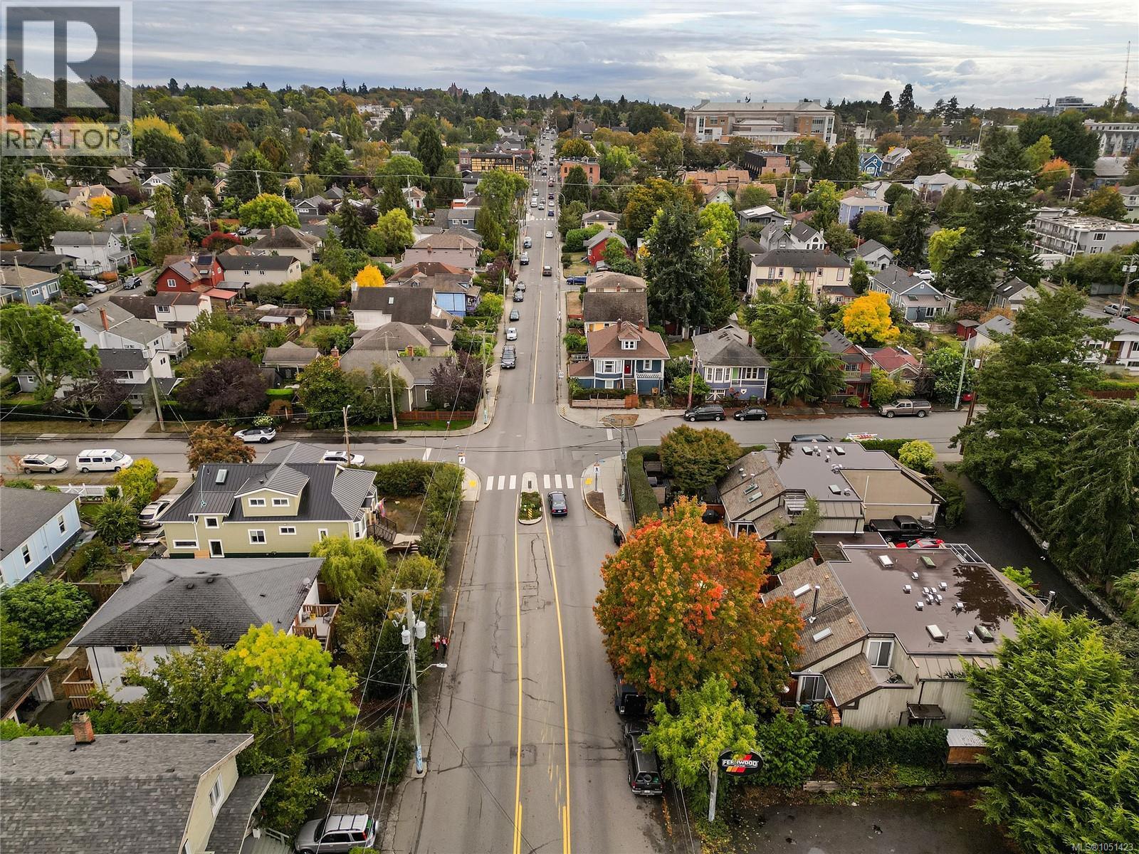2310 Fernwood Rd Property Photo 52