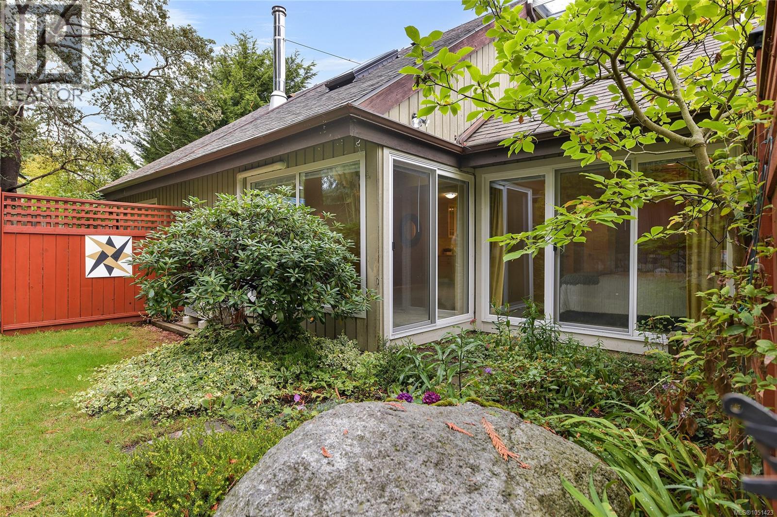 2310 Fernwood Rd Property Photo 54