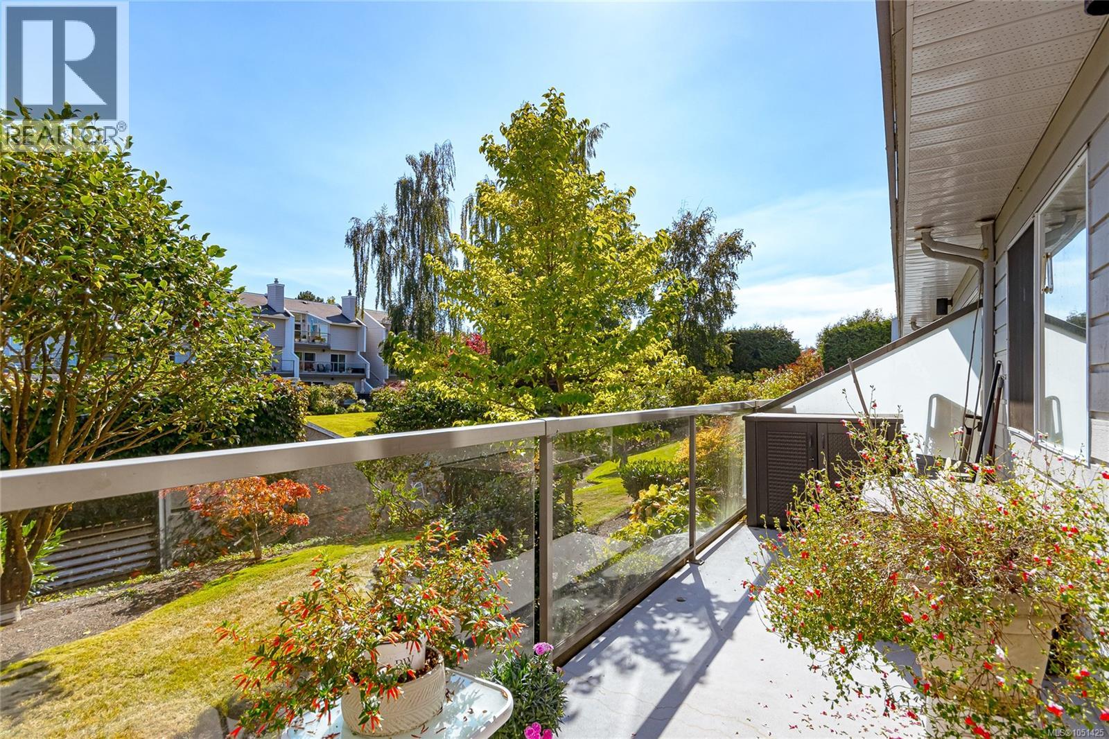 105 10461 Resthaven Dr Property Photo 1