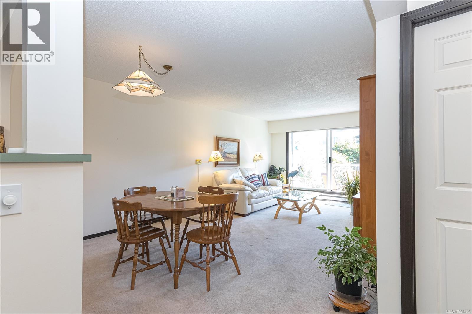 105 10461 Resthaven Dr Property Photo 4