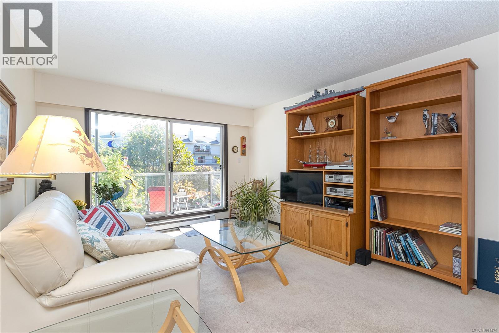 105 10461 Resthaven Dr Property Photo 6