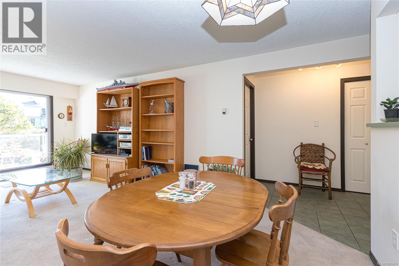 105 10461 Resthaven Dr Property Photo 9