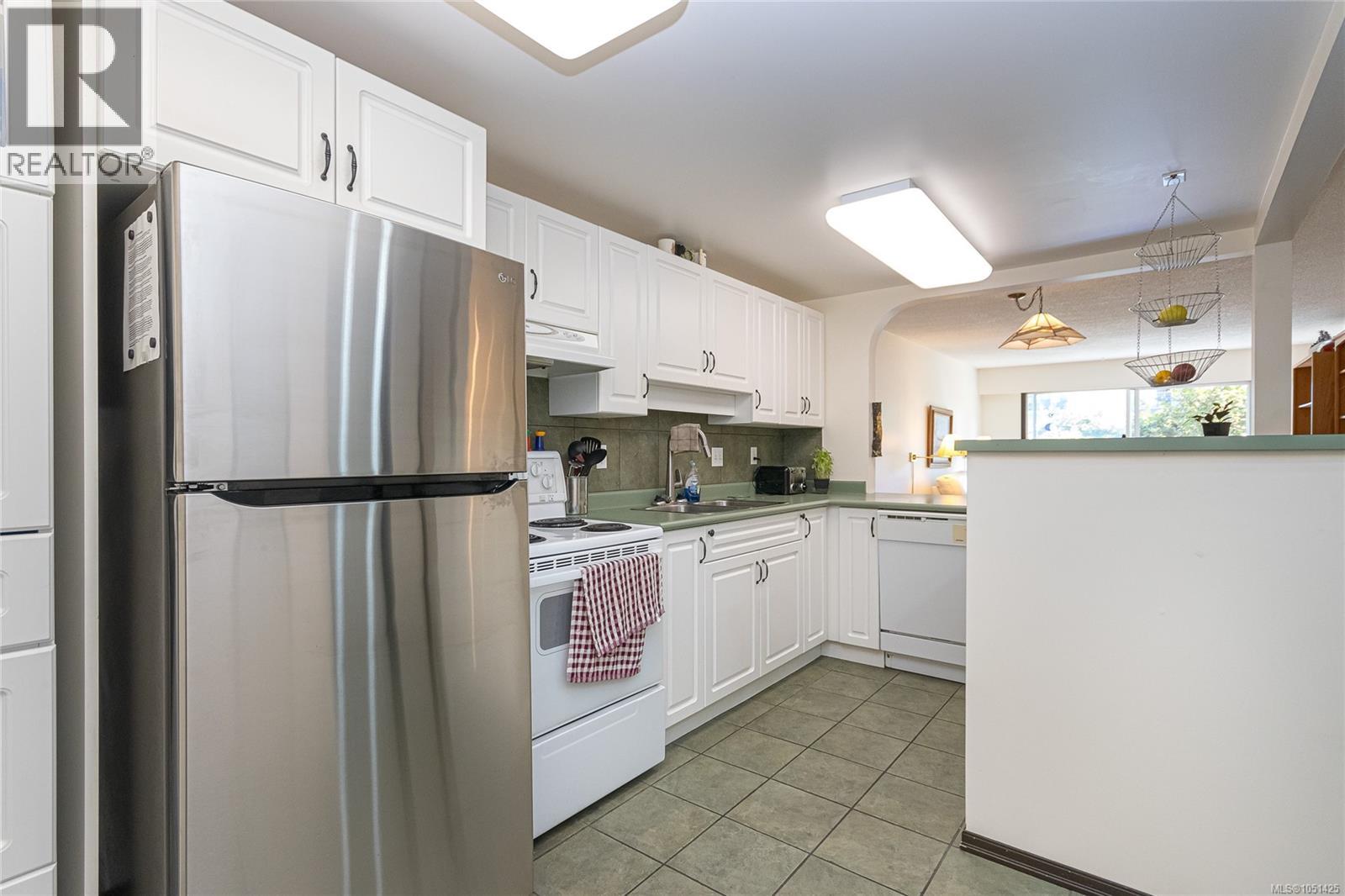 105 10461 Resthaven Dr Property Photo 10