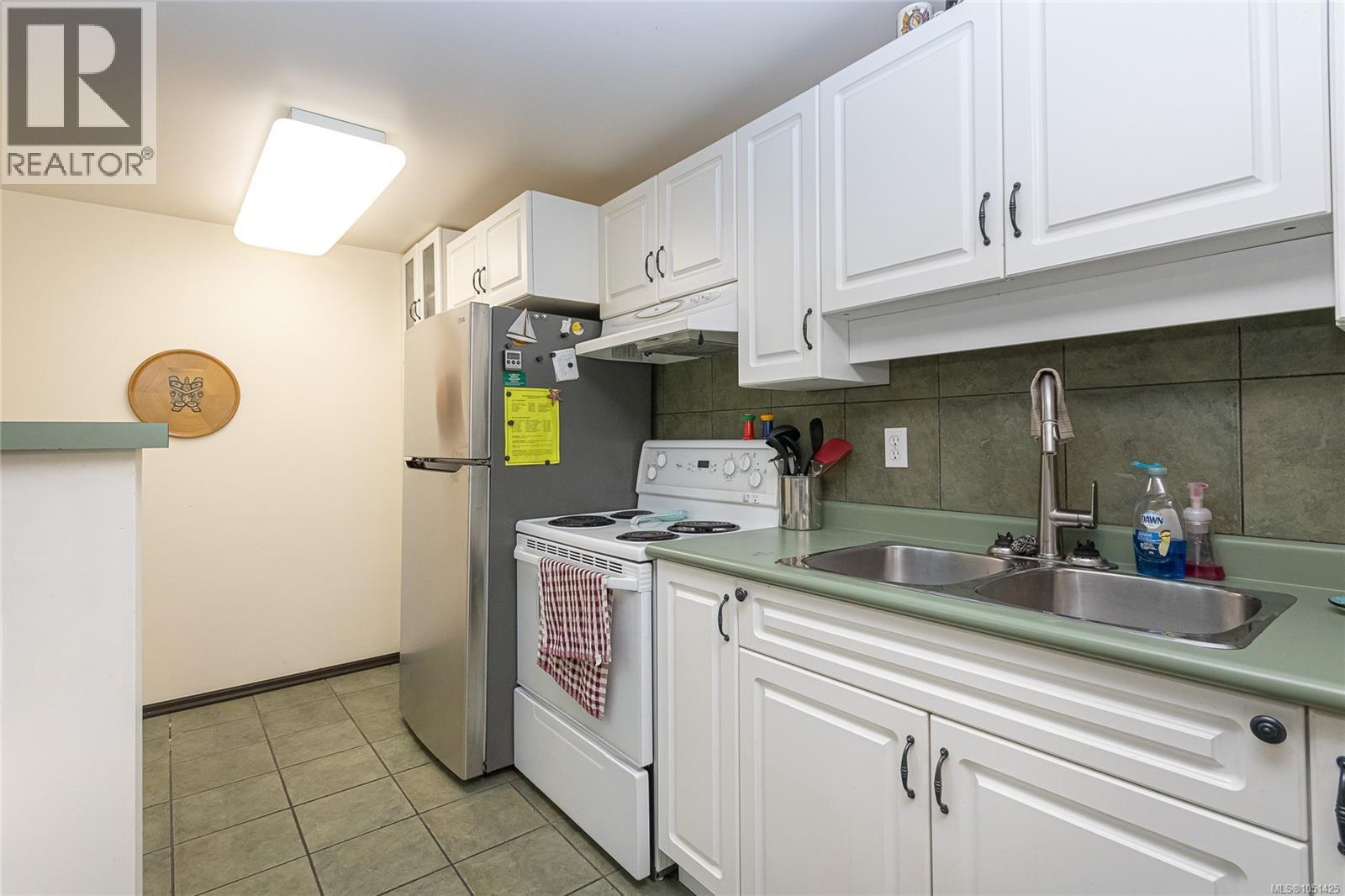 105 10461 Resthaven Dr Property Photo 12