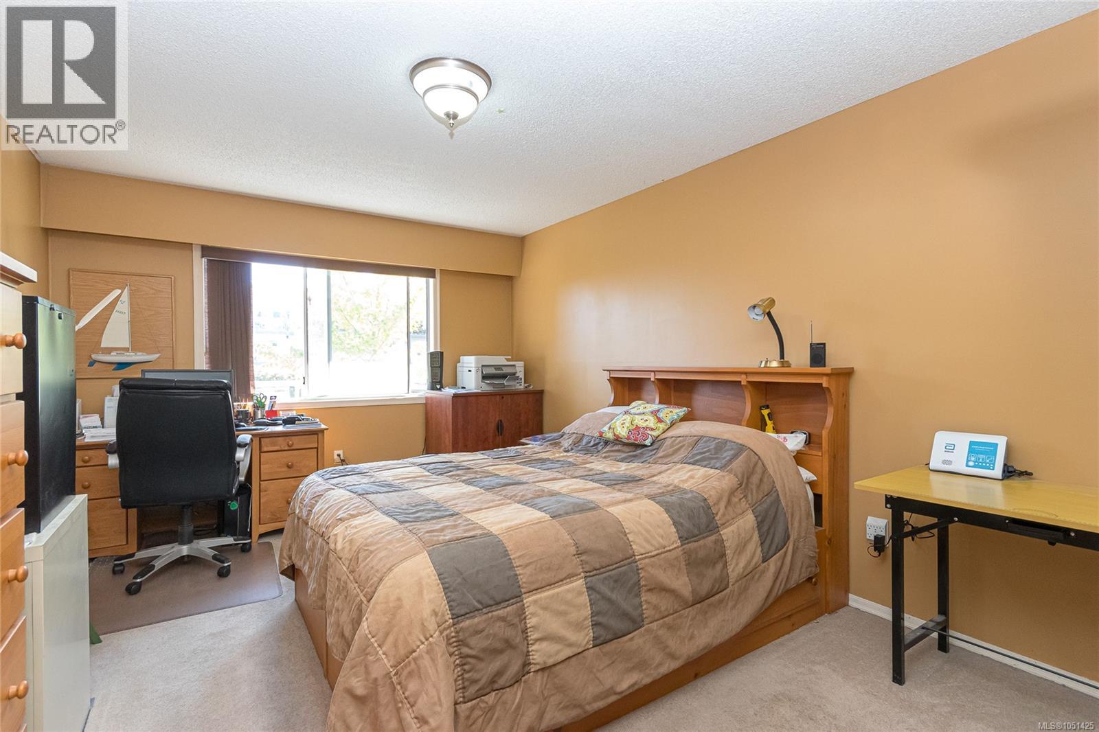 105 10461 Resthaven Dr Property Photo 13
