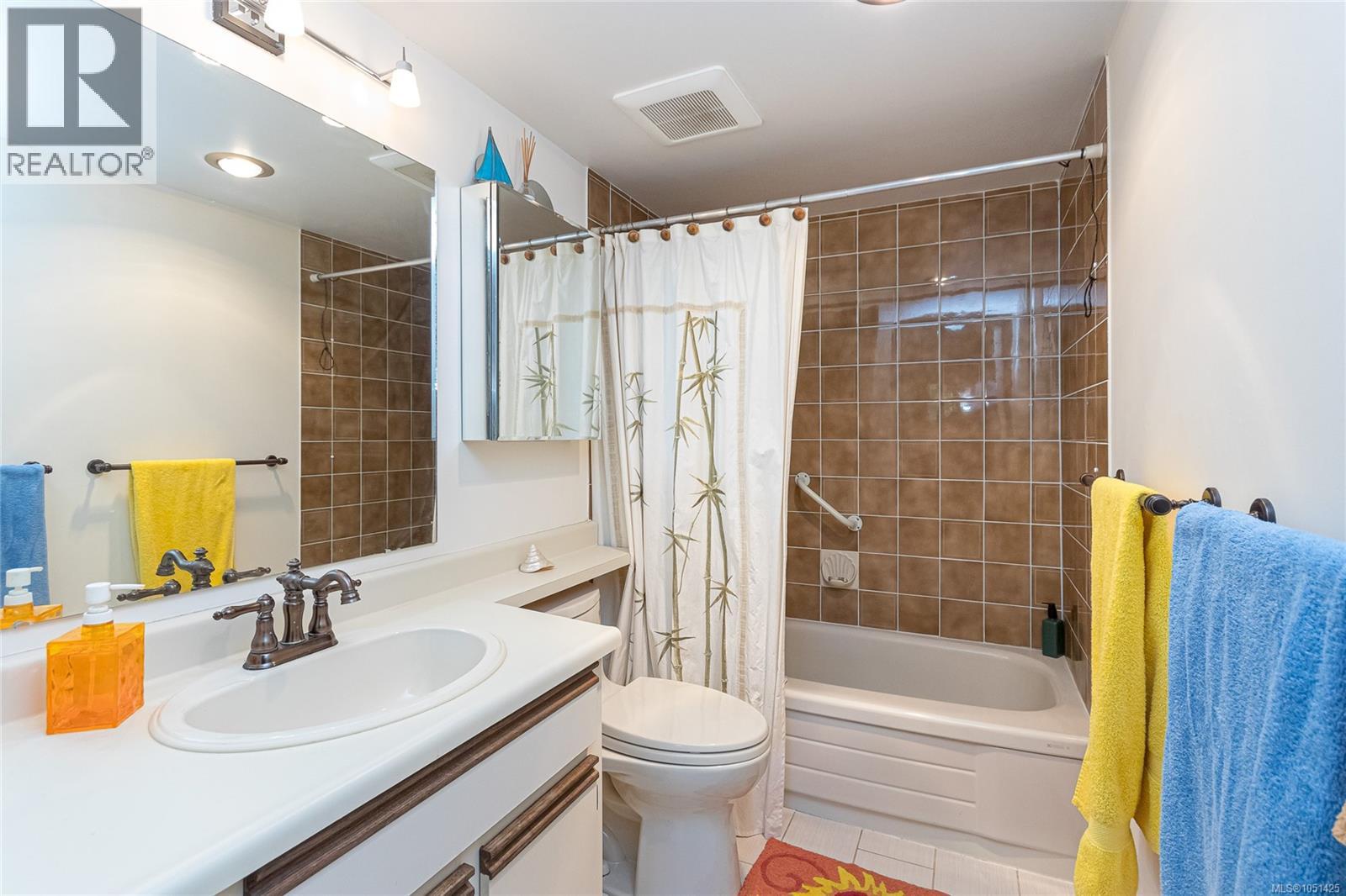 105 10461 Resthaven Dr Property Photo 16